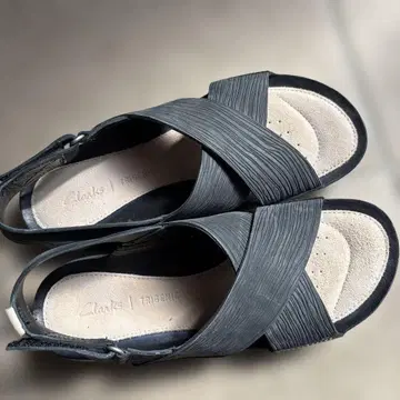 Clarks Triggie 블랙 컴포트 샌들