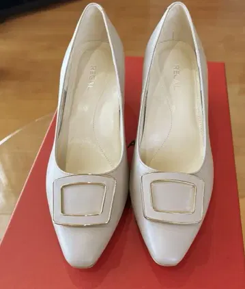 리걸 REGAL 버클 펌프스 24.5cm