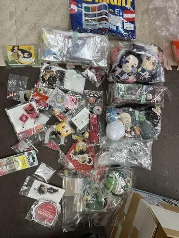 버츄얼 관련 상품 세트