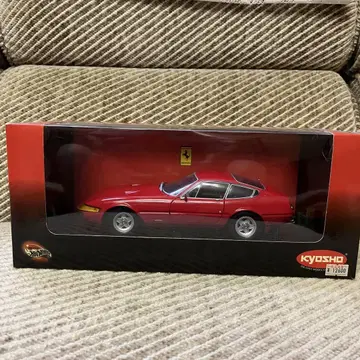 절판 1/18 페라리 365GTB/4 데이토나 1971년 리얼한 재현성