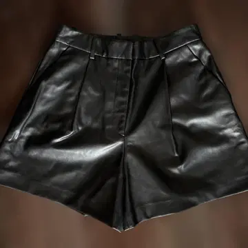 ZARA 블랙 M 플리츠 숏팬츠