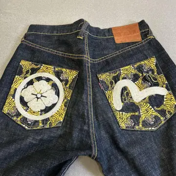 EVISU 호랑이 자수 다크 데님 청바지