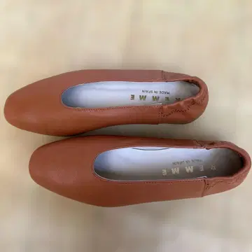 REMME 브라운 가죽 로우힐