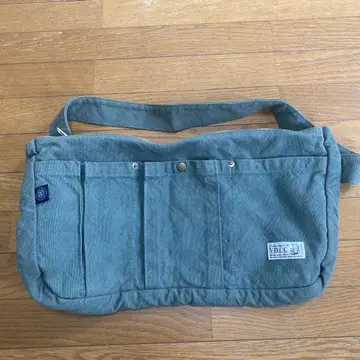 V.D.L.C 바디백