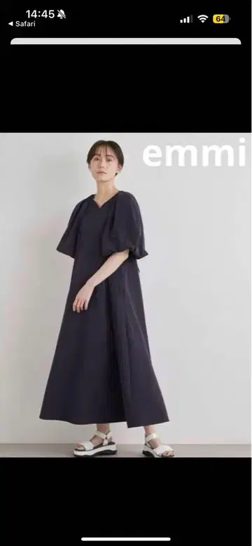 emmi 다크 네이비 플레어 슬리브 원피스