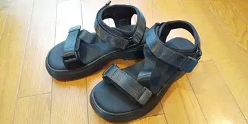 지유 새상품 볼륨 밑창 테이프 샌들