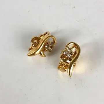 NINA RICCI 니나리치 큐빅 이어링 골드 레이디