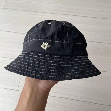 Magenta Skateboards Bucket Hat 버킷 햇 블랙