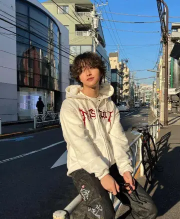 NESCULT 후드티