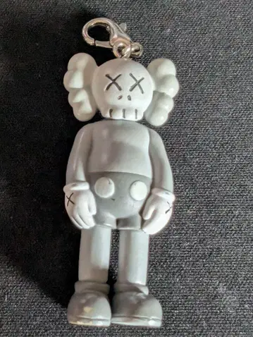 KAWS Companion Gray 키링