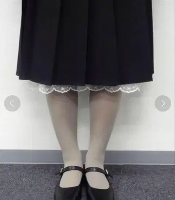 FEKETE MIDI LACE PLEATS SKIRT