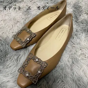 오데트 오딜 버클 베이지 플랫 슈즈