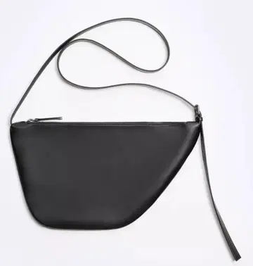 새상품급 zara 소프트 비대칭 크로스 바디백
