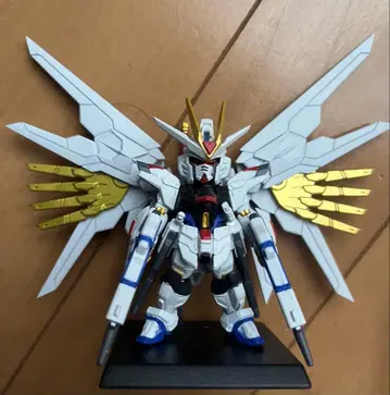 GUNDAM CONVERGE 마이티 스트라이크 프리덤