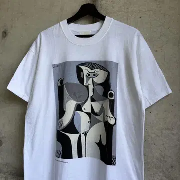 00's dead Stock Picasso Seated Woman Tee