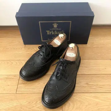 Trickers 트리커스 버튼 윙팁 블랙 7.5