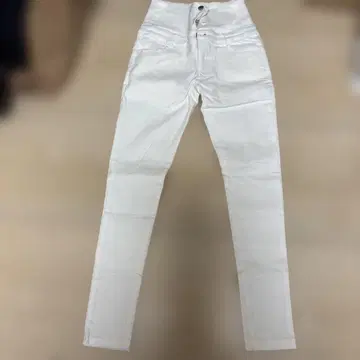 화이트 스키니 데님 BQ 자수