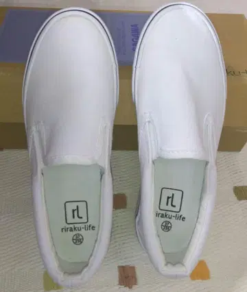 릴라크리페 슬립온