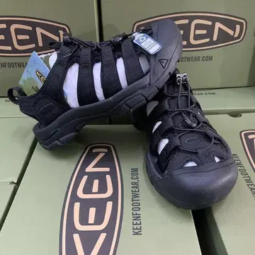 KEEN 새상품 아웃도어 샌들 스포츠 블랙 24cm