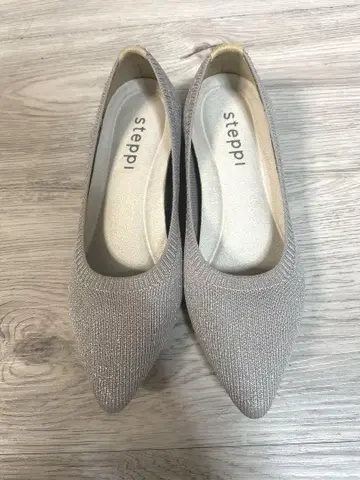 미사용 새상품 steppi 펌프스 실버 라메 22.5cm
