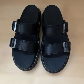 닥터마틴 Dr.Martens 통굽 샌들 블랙 새상품급 23cm