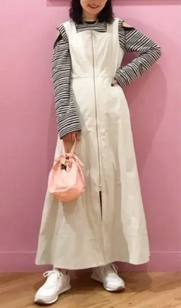 아이보리 슬리브리스 A 라인 원피스