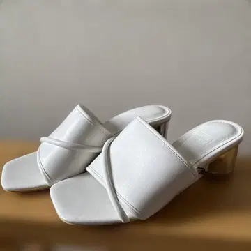 P L S T 화이트 뮬 새상품급 S 사이즈