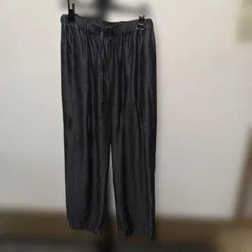 다크 그레이 스트레이트 팬츠