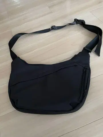 블랙 나일론 숄더백