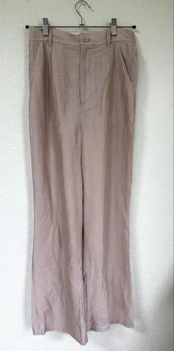 <Kasatane>하이 웨스트 슬랙스 옅은 핑크 새틴 원단