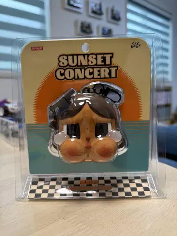 POPMART CRYBABY Sunset Concert 이어폰 백