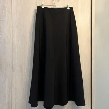 Spick & Span 백 새틴 롱 스커트