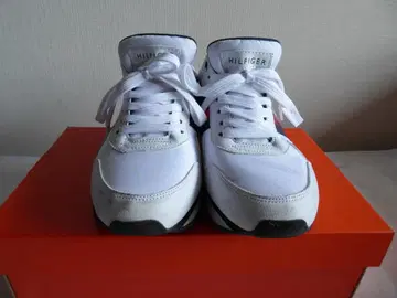 타미힐피거 화이트 스니커즈 26cm