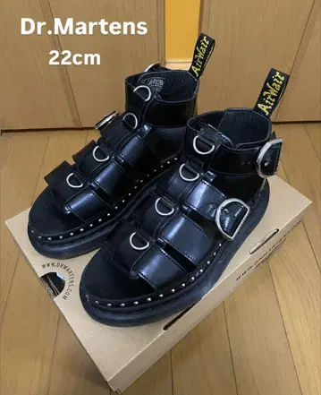 Dr.Martens 샌들