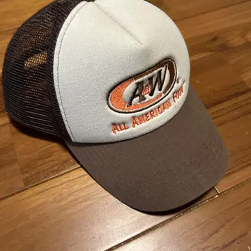 A&W 트래커 캡 화이트/브라운