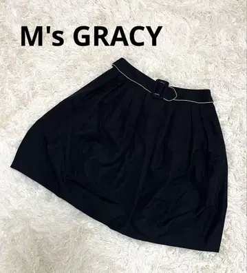 M's GRACY 엠즈 그레이시 버클이 달린 플레어 스커트