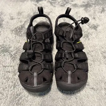 새상품급 킨 샌들 CLEARWATER CNX 클리어워터 23cm