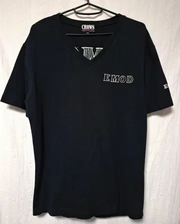 CROWS EMOD V넥 티셔츠 블랙 M 사이즈