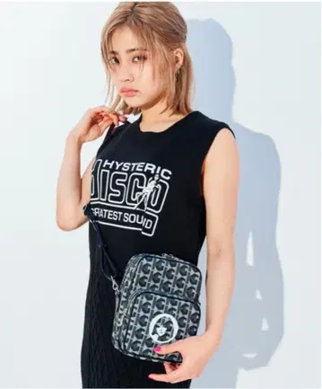 로고가 있는 다크 블루 숄더백