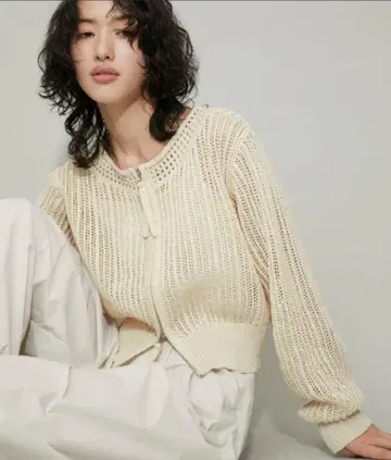 아이보리 리브 크롭 가디건
