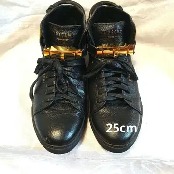BUSCEMI 부세미 자물쇠 가죽 스니커즈