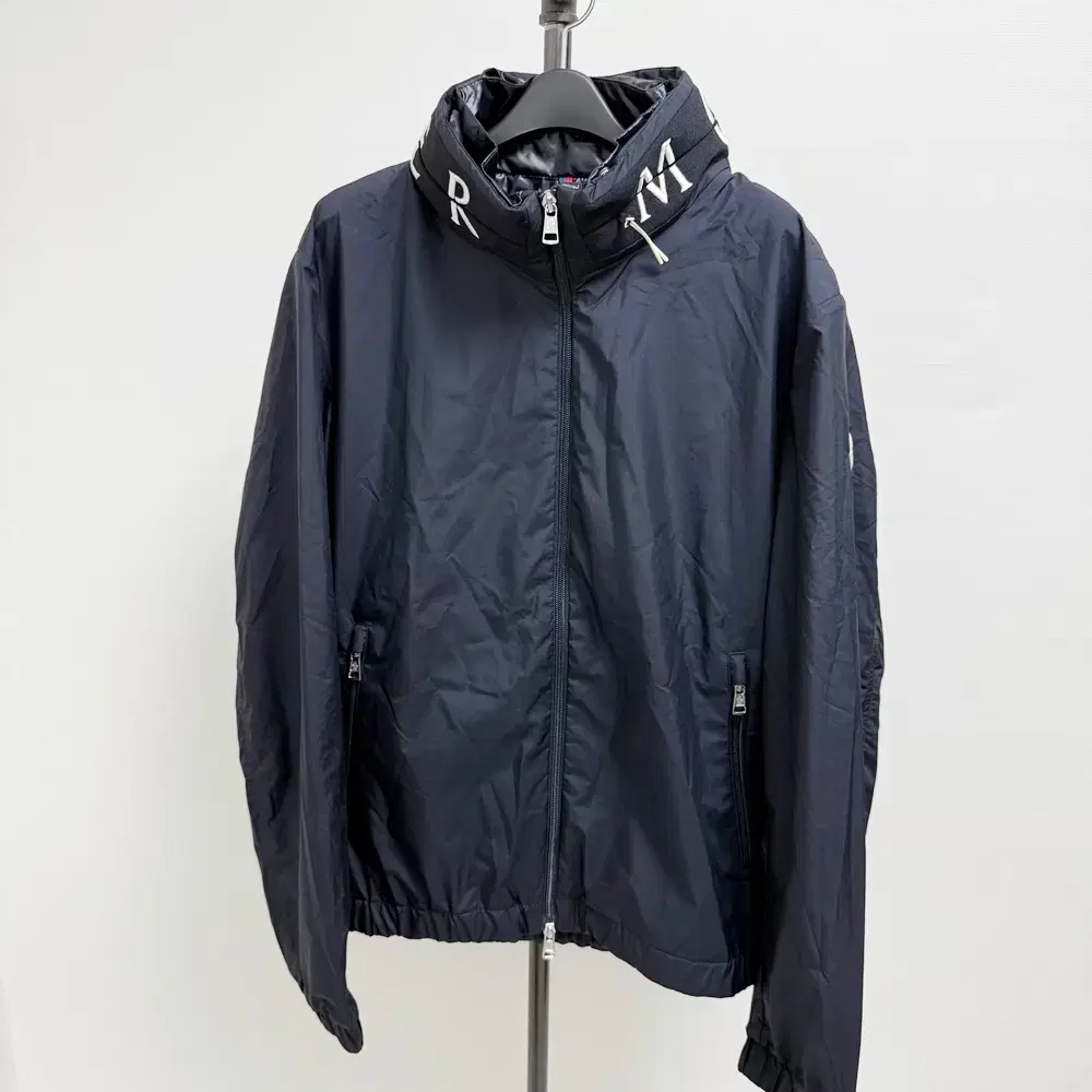 MONCLER 몽클레어 [2] Moncler 23FW BEID Windbreaker Navy on
