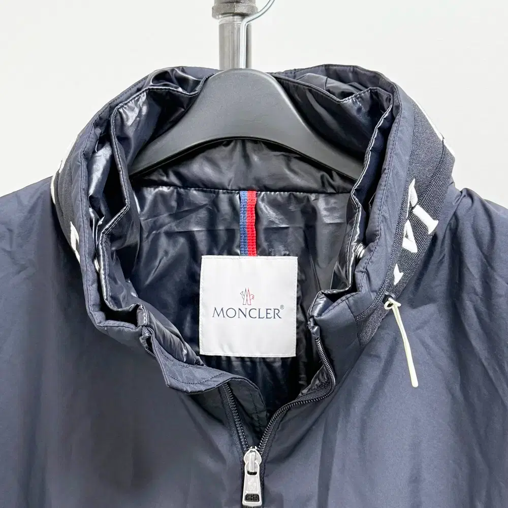 MONCLER 몽클레어 [2] Moncler 23FW BEID Windbreaker Navy on