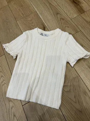 자라 프릴 탑