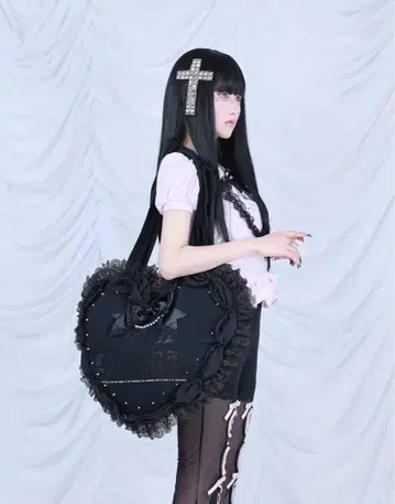 [당일 발송] AVENCHUMU 하트 토트백 [블랙]