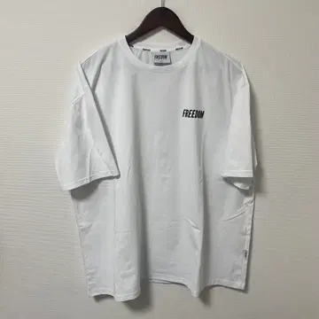 프리덤 세미 오버 핏 티셔츠 화이트 화이트