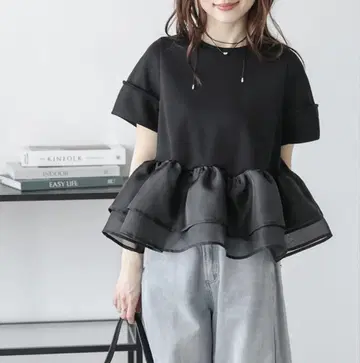 la gemme 시어 프릴 티어드 페플럼 도킹 탑 블랙
