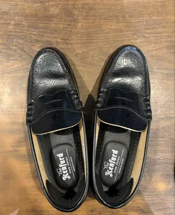 The Kenford 블랙 페이즐리 로퍼