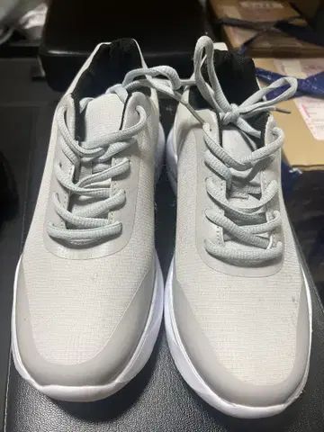 그레이 스니커즈 25.0cm