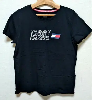 TOMMY HILFIGER 블랙 T셔츠